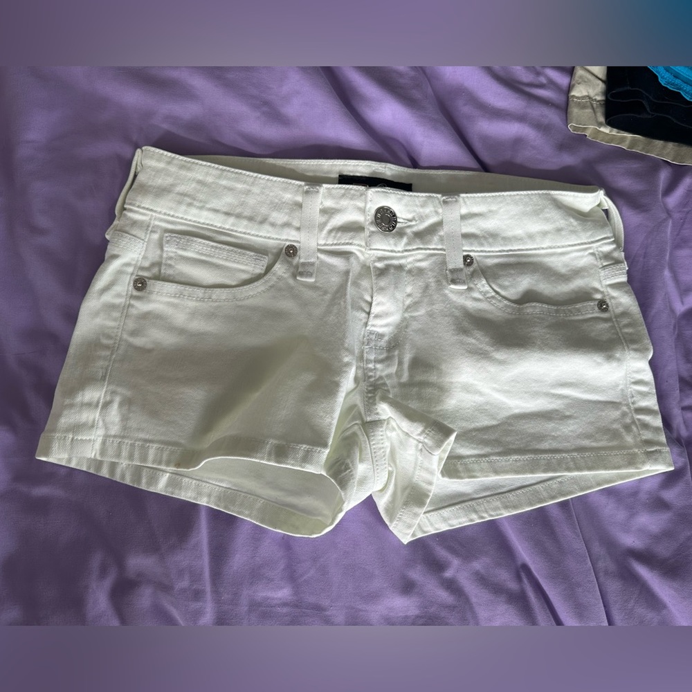 Guess white demin shorts size 26